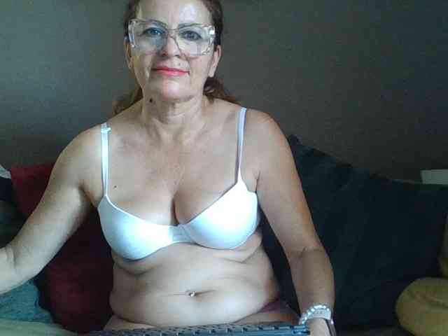 JuanitaWouti webcam