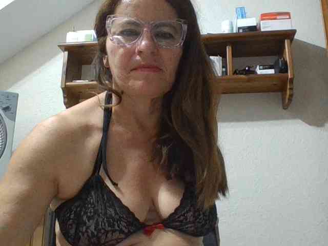 JuanitaWouti webcam