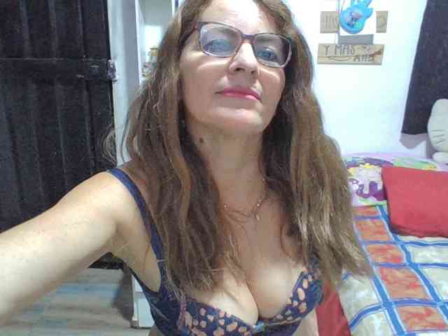 JuanitaWouti webcam