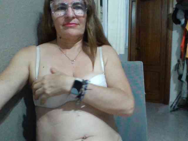 JuanitaWouti webcam