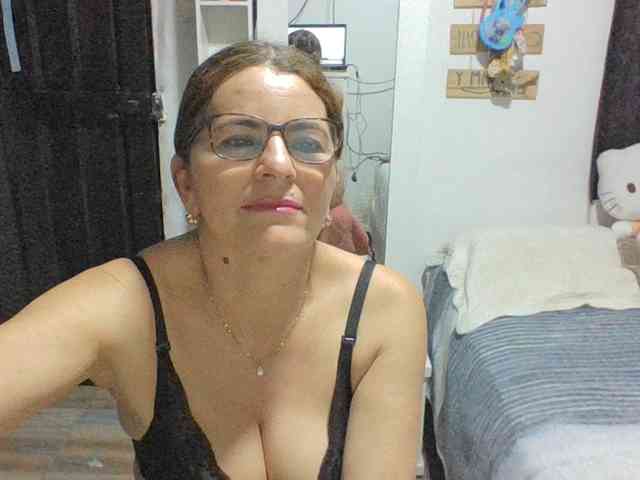 JuanitaWouti webcam