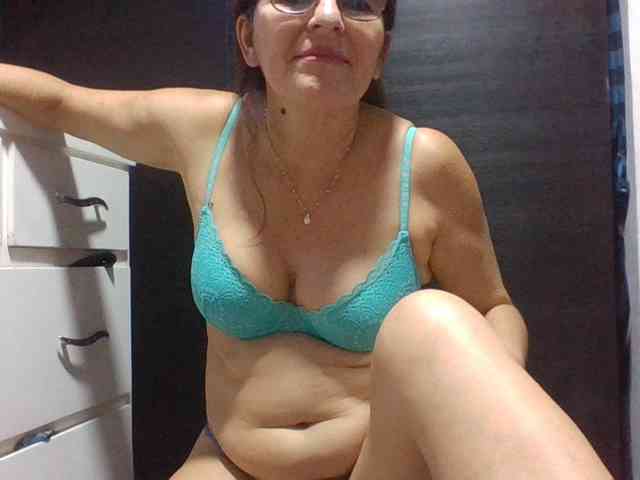 JuanitaWouti webcam