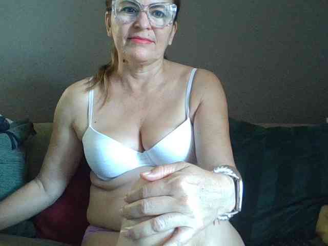 JuanitaWouti webcam