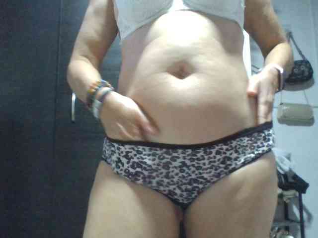 JuanitaWouti webcam