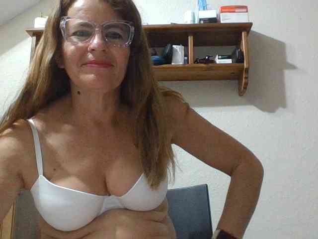 JuanitaWouti webcam