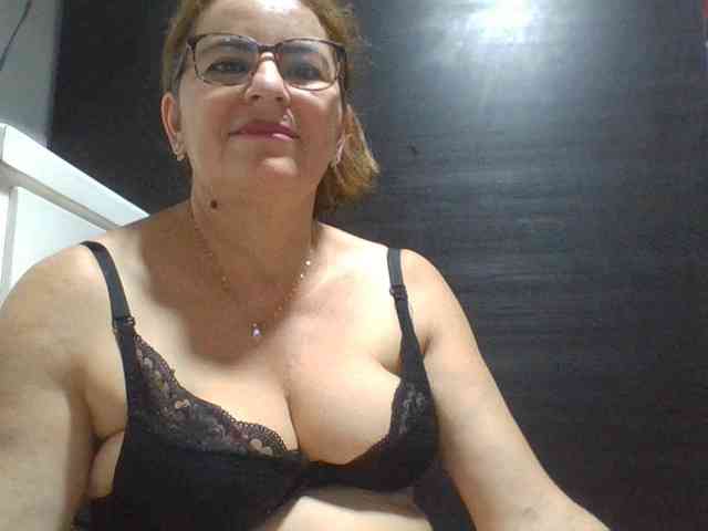 JuanitaWouti webcam