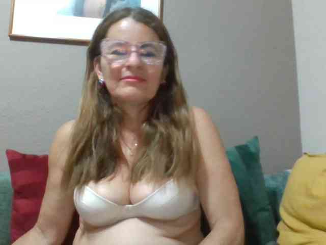 JuanitaWouti webcam
