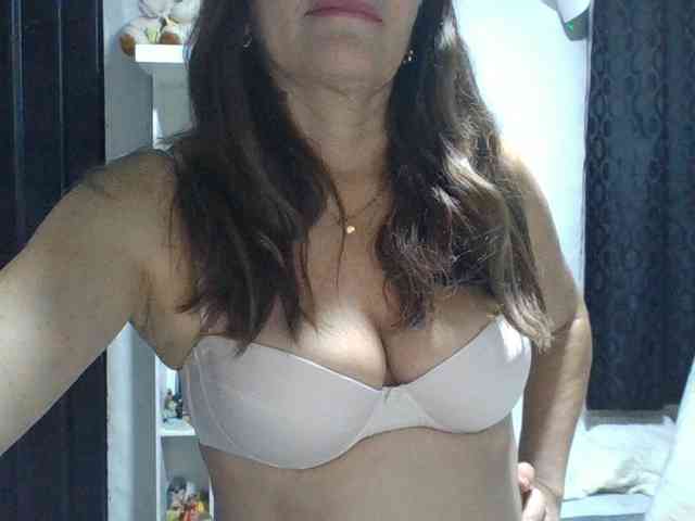 JuanitaWouti webcam