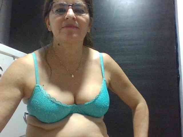 JuanitaWouti webcam