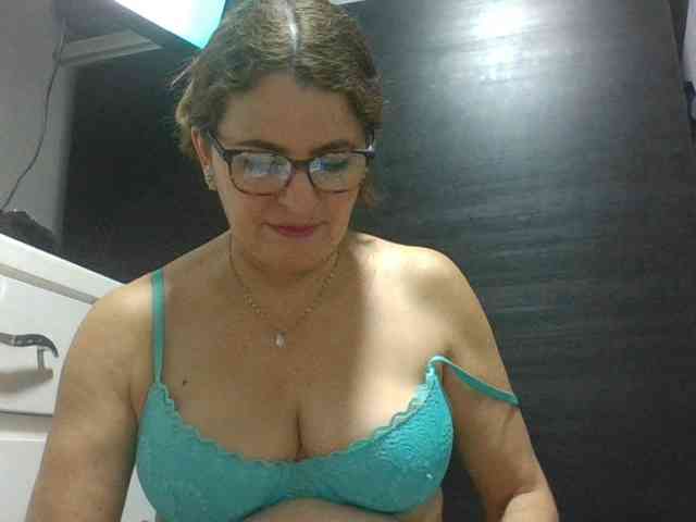 JuanitaWouti webcam