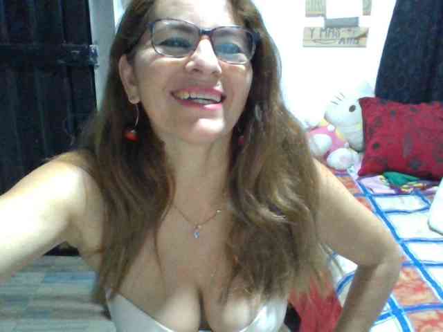 JuanitaWouti webcam