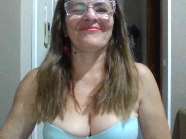 JuanitaWouti webcam