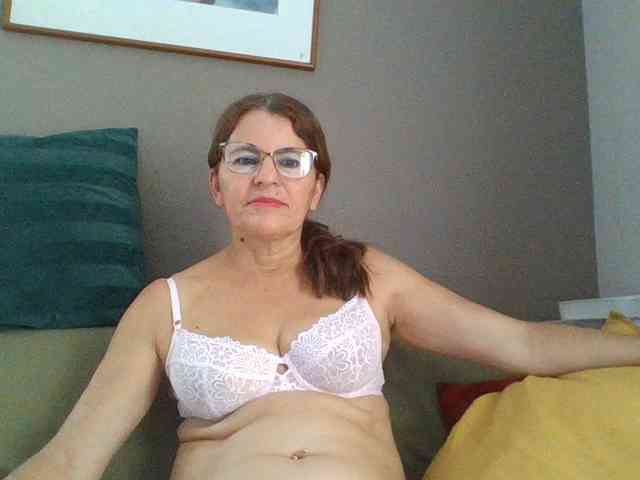JuanitaWouti webcam