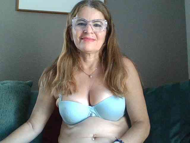 JuanitaWouti webcam