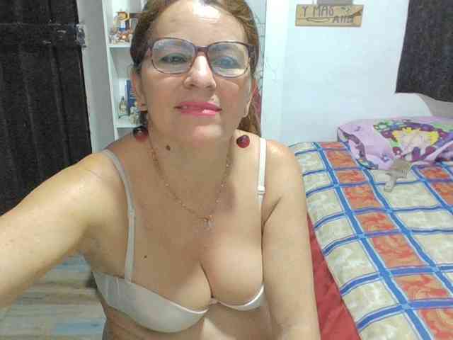 JuanitaWouti webcam