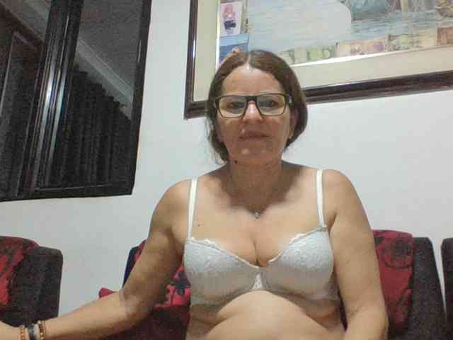 JuanitaWouti webcam