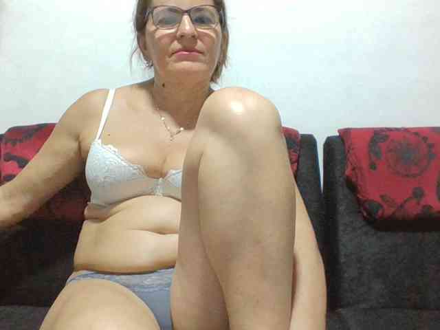 JuanitaWouti webcam