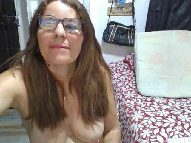 JuanitaWouti webcam
