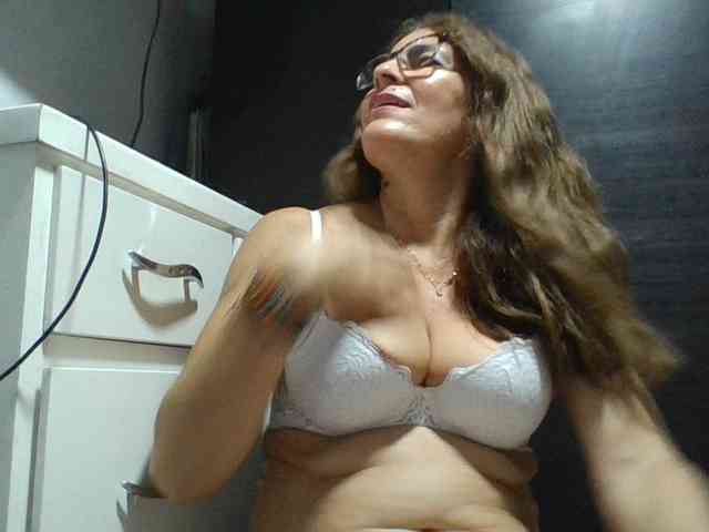 JuanitaWouti webcam