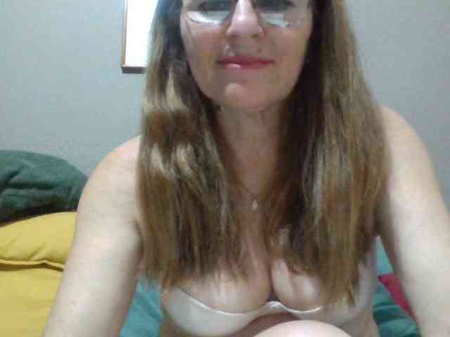 JuanitaWouti webcam