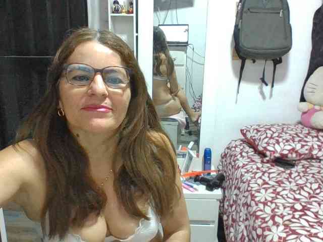 JuanitaWouti webcam