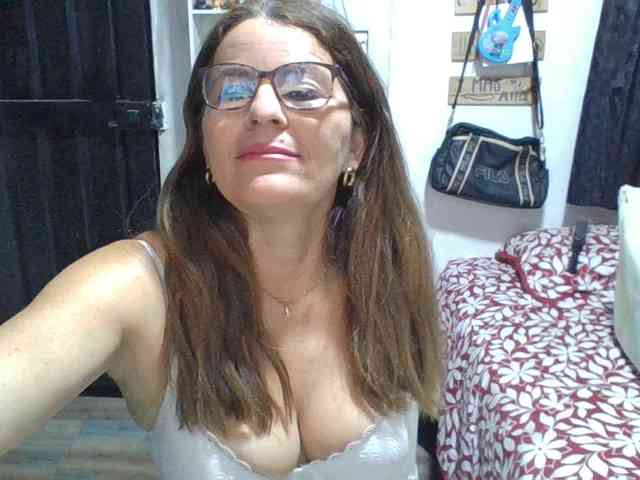 JuanitaWouti webcam