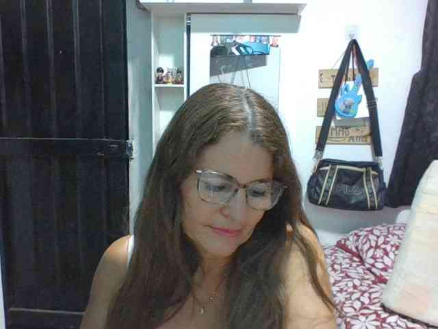 JuanitaWouti webcam