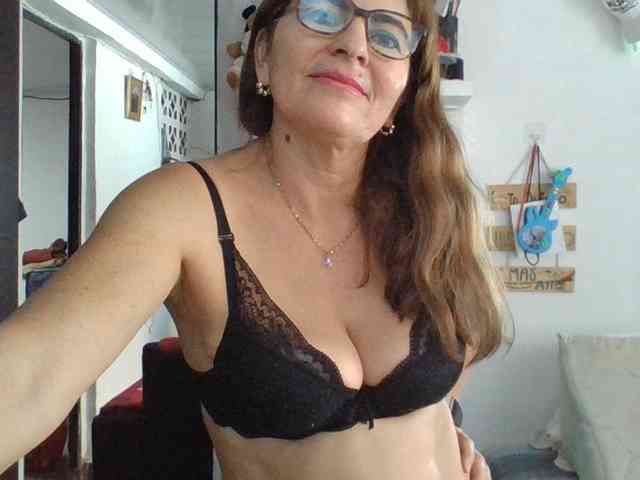 JuanitaWouti webcam