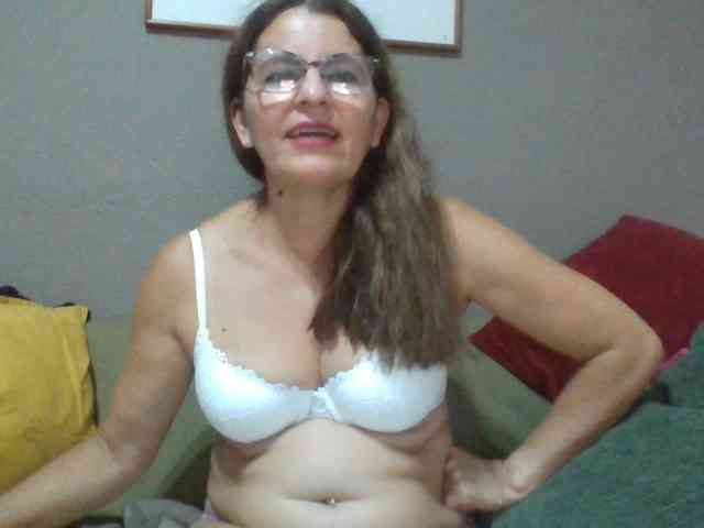 JuanitaWouti webcam