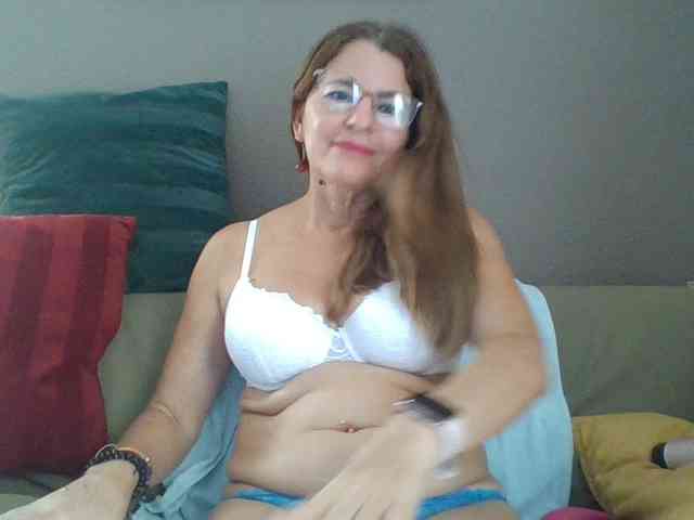 JuanitaWouti webcam