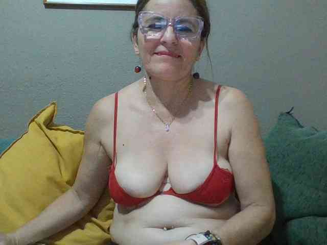 JuanitaWouti webcam