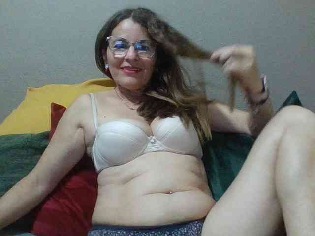 JuanitaWouti webcam