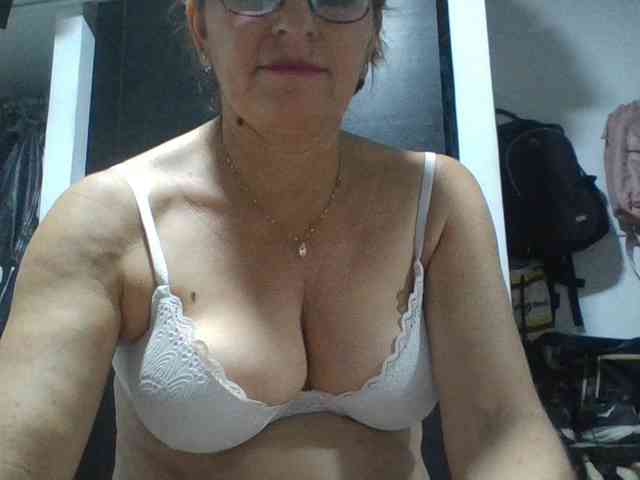JuanitaWouti webcam