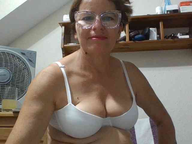 JuanitaWouti webcam