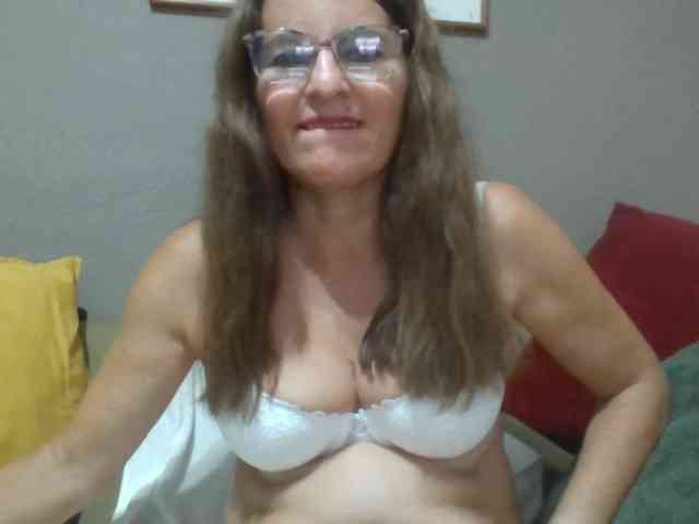 JuanitaWouti webcam