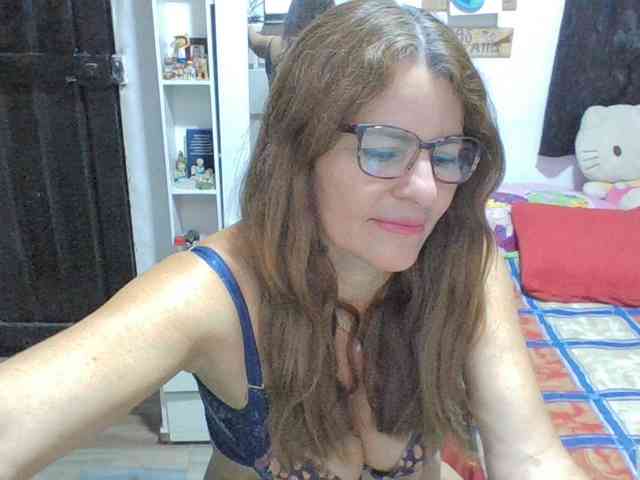 JuanitaWouti webcam