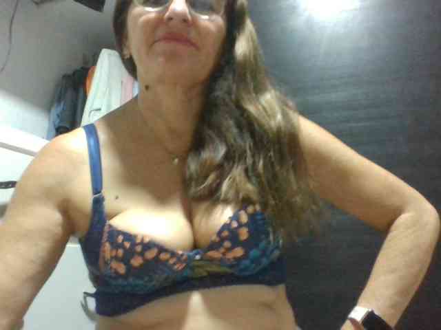 JuanitaWouti webcam