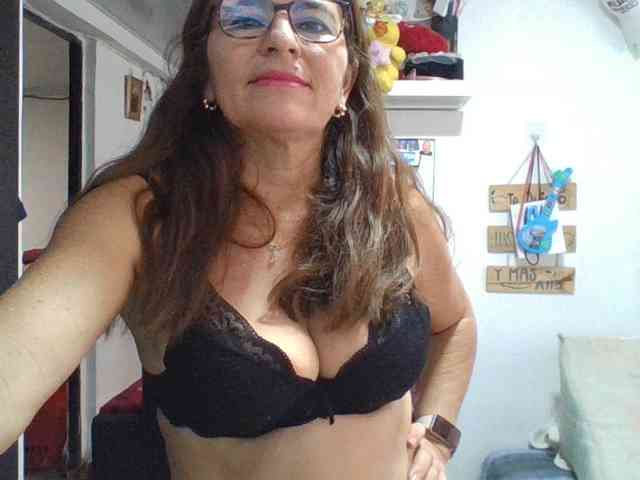 JuanitaWouti webcam