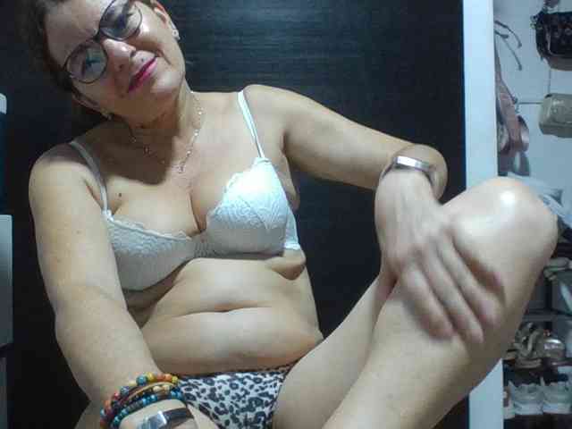 JuanitaWouti webcam