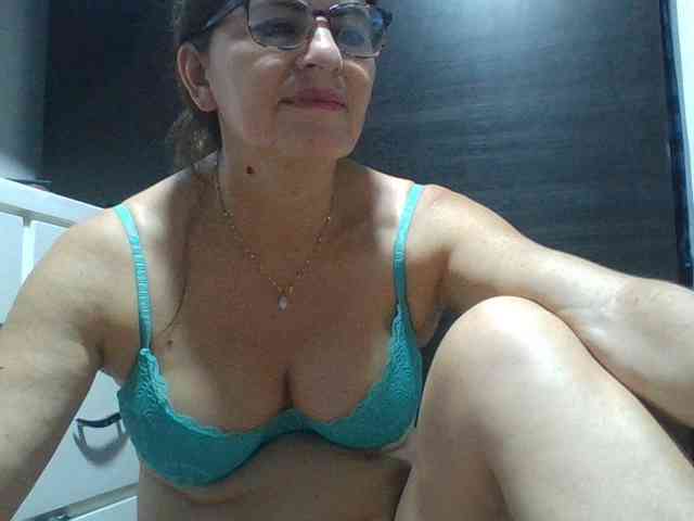 JuanitaWouti webcam