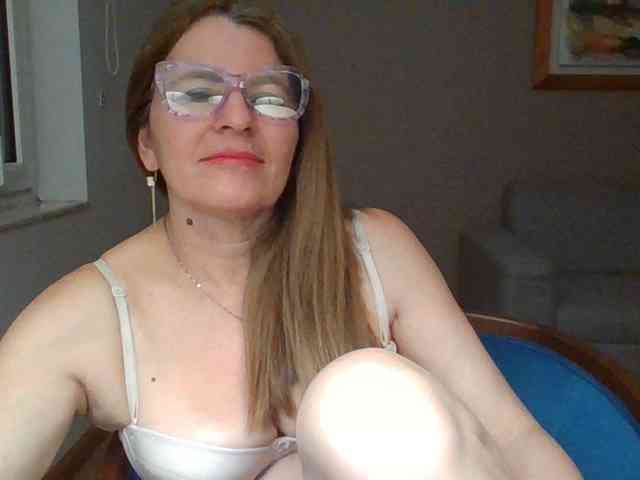 JuanitaWouti webcam
