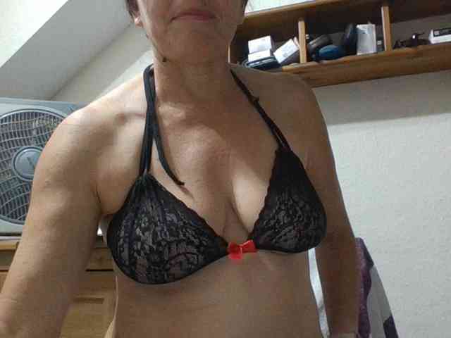 JuanitaWouti Live Webcam on BongaCams
