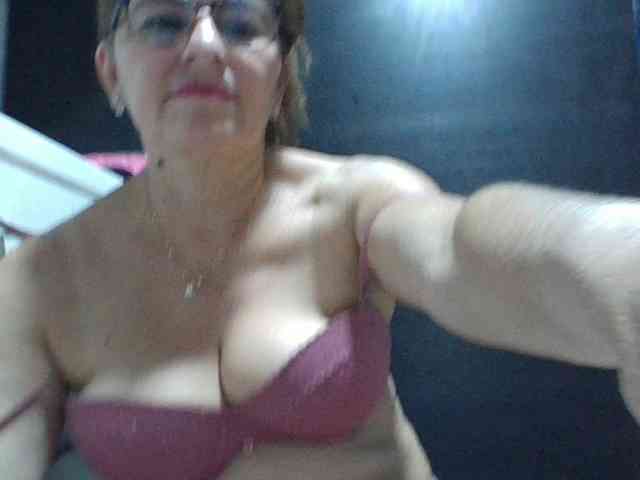 JuanitaWouti webcam
