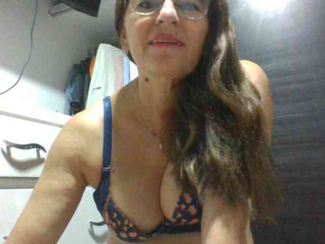 JuanitaWouti webcam