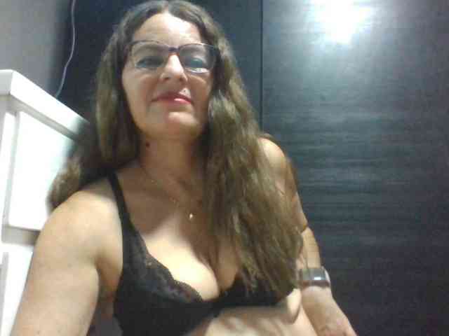 JuanitaWouti webcam