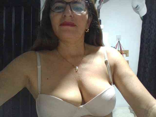 JuanitaWouti webcam