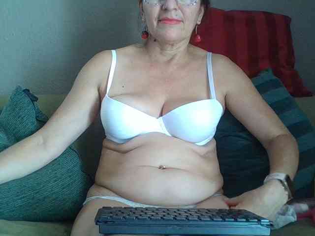 JuanitaWouti webcam