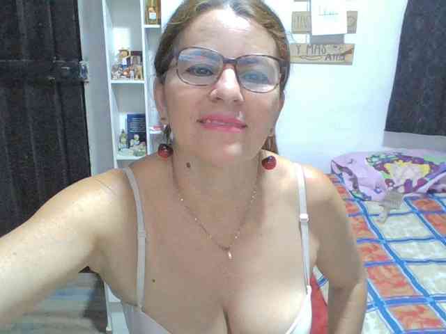JuanitaWouti webcam