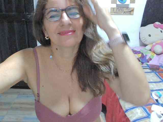 JuanitaWouti webcam