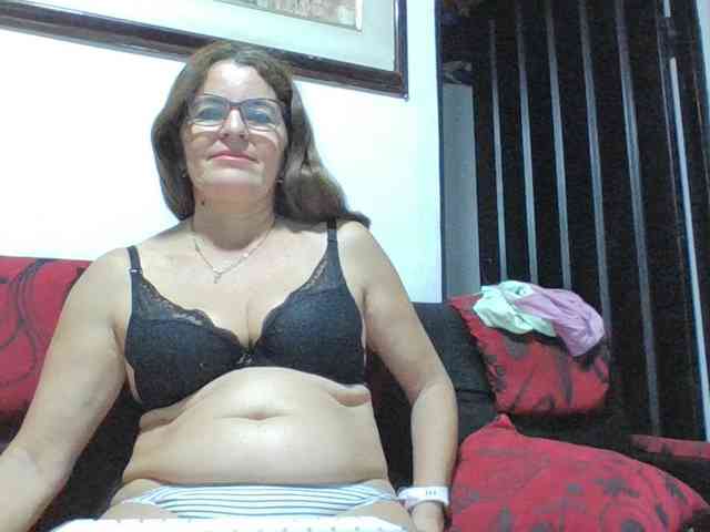 JuanitaWouti webcam